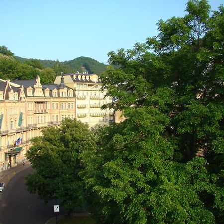 Hotel Saint Petersburg Karlovy Vary Exterior photo