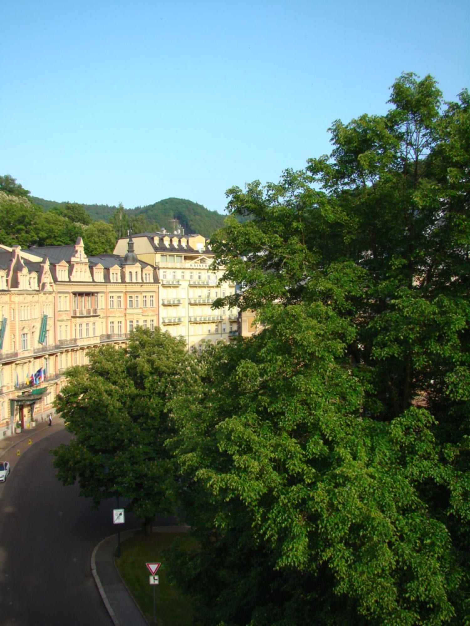 Hotel Saint Petersburg Karlovy Vary Exterior photo